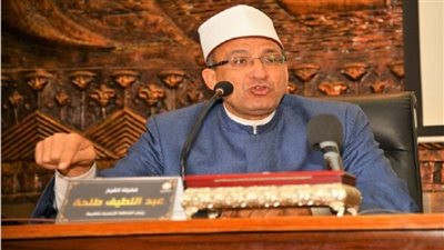  رئيس منطقة الغربية الأزهرية يكرم فريق الإنشاد الديني