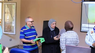 طلاب المعهد الفني الصحي بأسوان يتبرعون بتكلفة حفل التخرج 