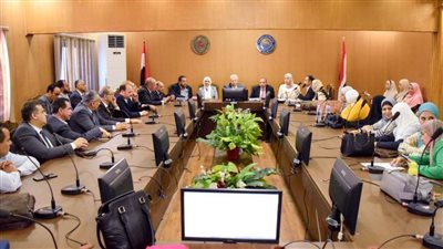 رئيس جامعة بني سويف يرأس اجتماعات الطباعة والنشر والوافدين والبرمجة والطب