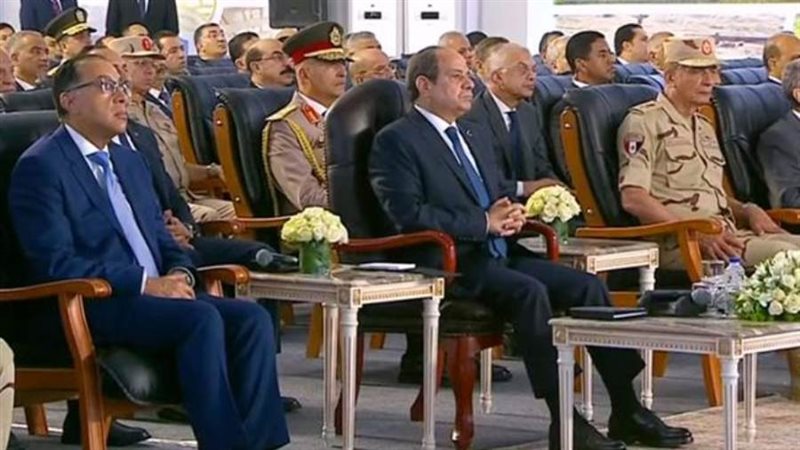 الرئيس السيسي يفتتح