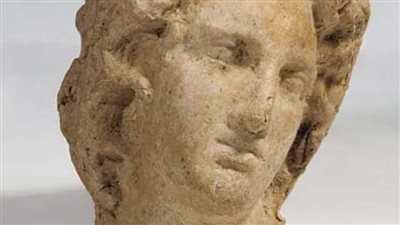 العثور على رأس تمثال الإسكندر بصحراء الفيوم 