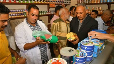 بالصور.. لجنة على الأسواق والمخابز السياحية والمطاعم في قرى بطنطا ترصد مخالفات