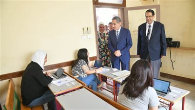  بالصور.. محافظ الغربية يتفقد امتحانات النقل للثانوية والشهادتين الابتدائية والإعدادية الأزهرية 