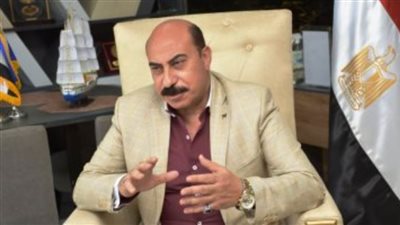 محافظ أسوان يكرم فريق عمل مركز نظم المعلومات والتحول الرقمي