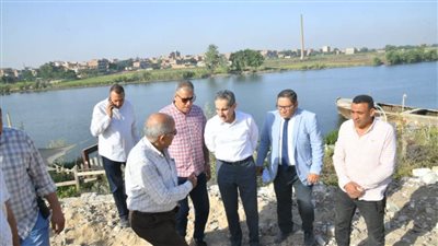  بالصور.. محافظ الغربية يتابع تقديم طلبات التصالح وإنشاء محور النعناعية  وتطوير الكورنيش بكفرالزيات