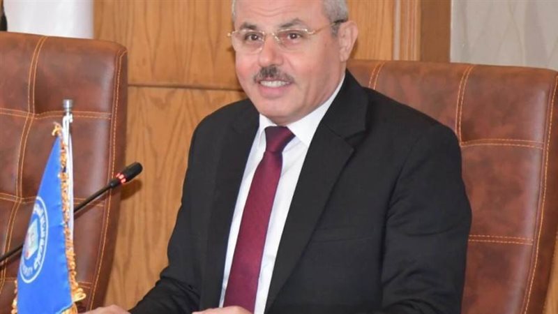 رئيس جامعة قناة السويس