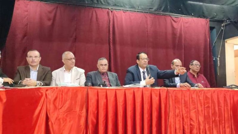 جانب من اجتماع تعليم