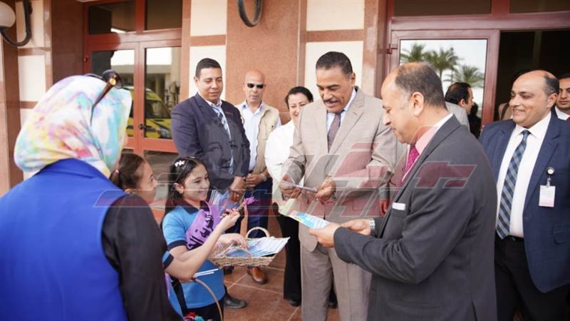 محافظ مطروح يستقبل