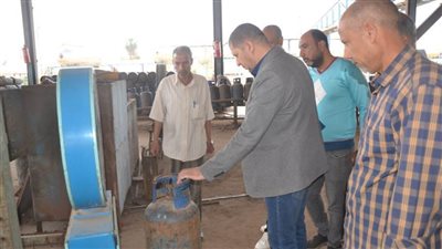 السكرتير المساعد بالبحيرة يتفقد مصنع الغاز المسال بكفر الدوار