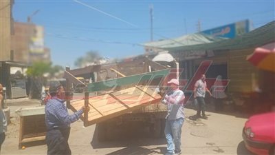 إزالة الإشغالات ورفع كفاءة الشوارع بقلين في كفر الشيخ