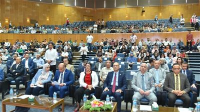 رئيس جامعة أسيوط يفتتح ملتقى التوظيف لكلية الحاسبات والمعلومات في دورته الثانية 