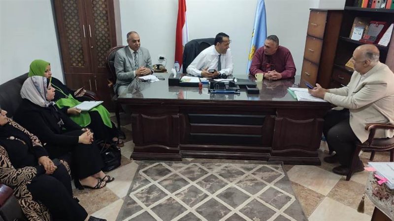 وكيل الوزارة داخل