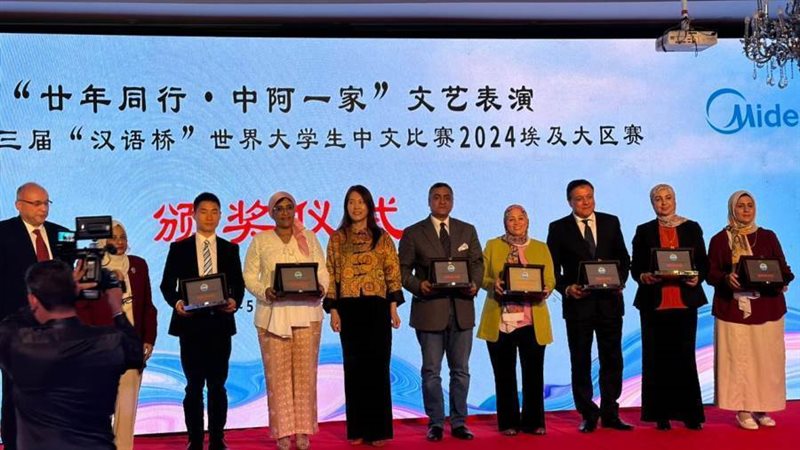 كلية الألسن جامعة