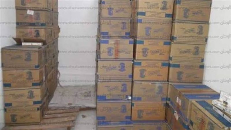 ضبط محلين لبيعهم