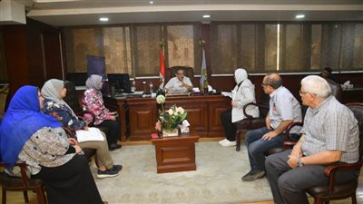  بالصور.. محافظ الغربية يناقش مستجدات ملفات التصالح ويوجه بتيسير الإجراءات على المواطنين
