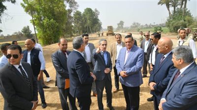 وزير التنمية المحلية ومحافظ الغربية يتفقدان مشروعات الرصف والتطوير