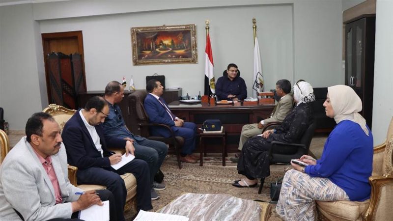 اجتماع نائب محافظ