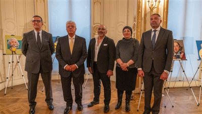 وزير التعليم العالي يفتتح معرضًا للفنان عمرو فهمي في لندن