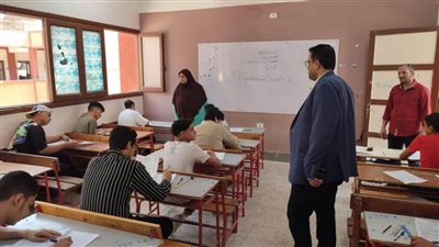 بالصور| وكيل تعليم الغربية يتفقد لجان امتحانات الإعدادية