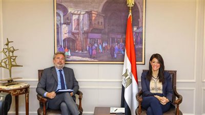 المشاط تبحث مع السفير الإيطالي دعم القطاع الخاص 