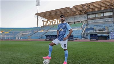 النشرة الرياضية| الأهلي يطلب حكامًا أجانب وبيراميدز يجدد عقد إبراهيم عادل