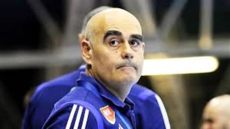 كارلوس باستور المدير