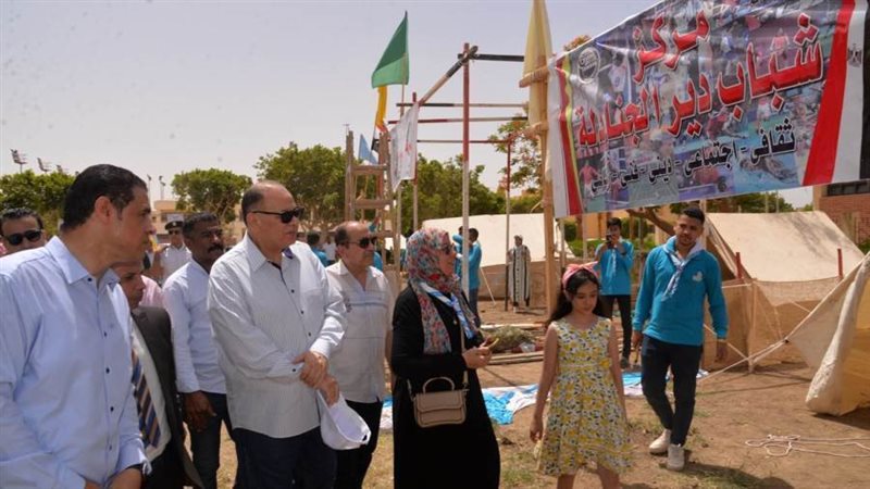 محافظ أسيوط خلال