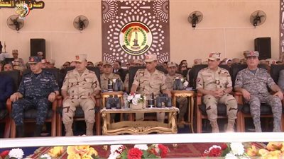 وزير الدفاع  يشهد تنفيذ المرحلة الرئيسية لمشروع تكتيكى بالذخيرة الحية 