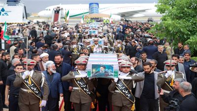  عاجل..  نقل جثمان الرئيس الإيراني الراحل إبراهيم رئيسي إلى مدينة مشهد ليوارى الثرى