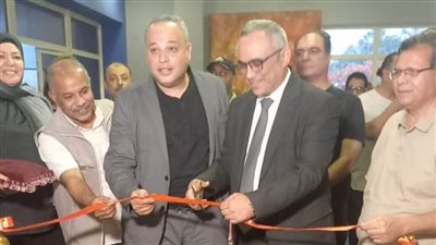 رئيس هيئة قصور الثقافة يفتتح معرض 