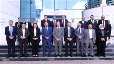 وزير الاتصالات ورئيس البورصة يشاركان قيادات شركة 