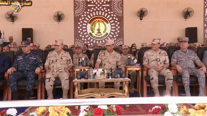 وزير الدفاع يشهد