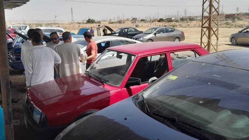 سوق السيارات ببنى