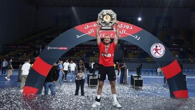 لاعب يد الأهلي يودع الجمهور ويعلن احترافه في الموسم الجديد