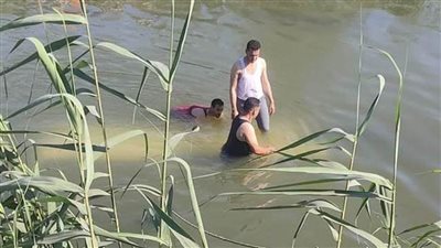 9 مصابين في انقلاب ميكروباص داخل ترعة بالدقهلية 