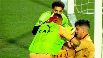 في لقطة رائعة.. شوبير يواسي أمان الله مميش عقب خسارة نهائي إفريقيا