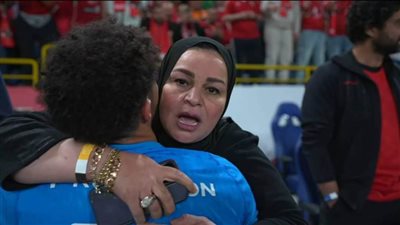 والدة مصطفى شوبير بعد فوز الأهلي على الترجي: الحمد لله ربنا مضيعش تعبنا ولا تعبه