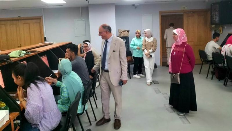 عميد كلية الصيدلة