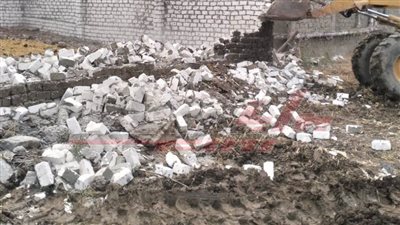 استمرار إزالة التعديات والبناء المخالف بدسوق في كفر الشيخ