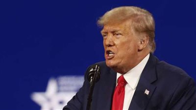 ترامب من داخل محكمة نيويورك: بايدن يسعى للنيل من خصومه باستخدام القضاء