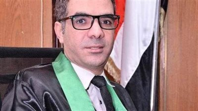 رئيس جامعة سوهاج يهنئ 