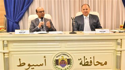 محافظ أسيوط ورئيس الجامعة يترأسان الاجتماع الاول لمجلس إدارة مركز رصد ودراسة المشكلات المجتمعية