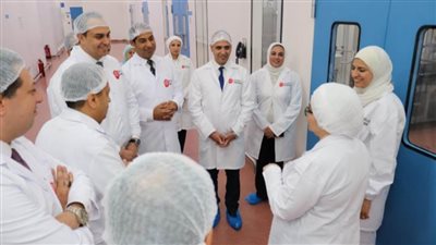 رئيس الرعاية الصحية في جولة تفقدية بمدينة الدواء المصرية