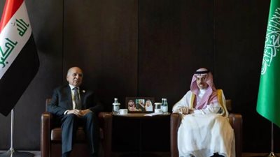 وزير الخارجية السعودي يلتقي نائب رئيس مجلس الوزراء وزير خارجية العراق