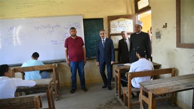  بالصور.. محافظ الغربية يتفقد لجان امتحانات الشهادة الثانوية الأزهرية