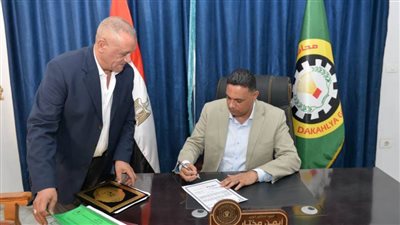 عاجل| بنسبة 93.7%.. محافظ الدقهلية يعتمد نتيجة الشهادة الإعدادية 