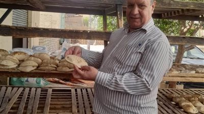 ملصقات بالتعريفة الجديدة للخبز على أفران الوادي الجديد