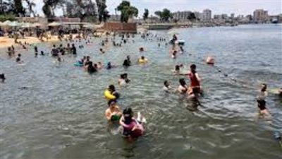 هروب الإسماعيلاوية من ارتفاع درجات الحرارة إلى الشواطئ والحدائق