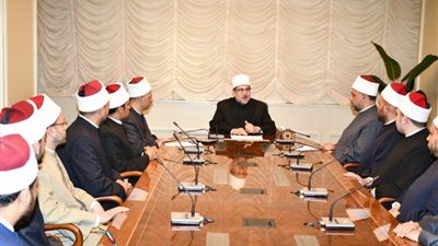 وزير الأوقاف يلتقي الدفعة الأولى من خطباء المستقبل 