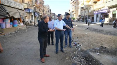 بالصور.. محافظ الغربية يتفقد مشروعات الرصف والمكان المقترح لموقف السيارات في 